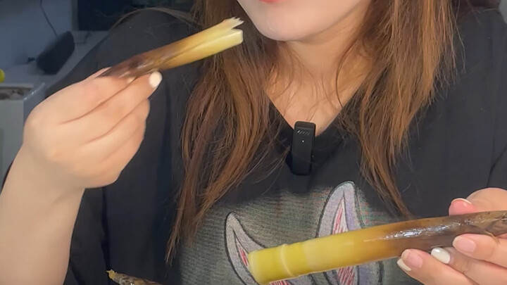 Mentimun kupas tangan yang viral selama tiga tahun, sebenarnya enak nggak sih? #mentimunkupastangan 