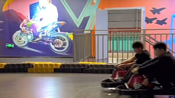 กบจะทุ่มสุดตัวแค่ไหนเพื่อไปขายลูก? ดริฟต์โค้งต่อเนื่องจนกลายเป็น “กบฟูจิวาระ”!