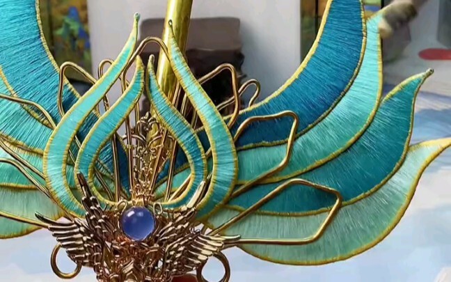 التسجيل الكامل لعملية صناعة ريشة الطاووس، إحدى أفضل ثلاث أسلحة خفية. تابع الترتيب الثاني في فئة الأس