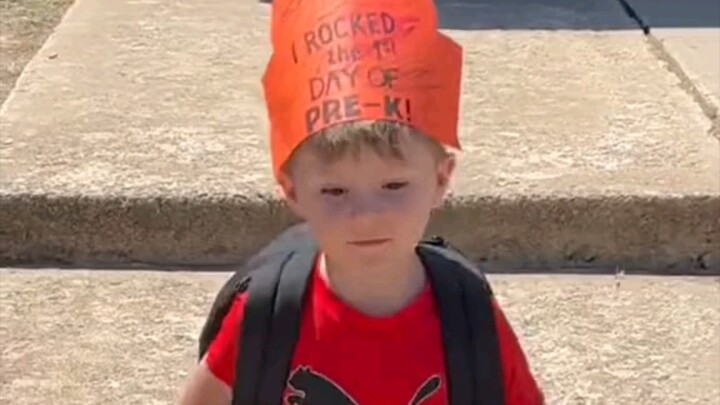 Kids’ first day of school looks like this 😂 It seems it’s the same everywhere, both in China and abr