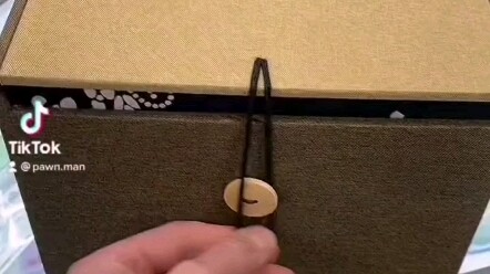 ผู้บริจาคภาพถ่ายสีเหตุการณ์ฆ่าล้างเผ่าพันธุ์ในจีน เอวิน ไคล์ ได้ทราบความจริงเกี่ยวกับมูลค่าของของที่