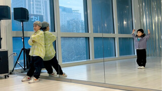 论胡哥带妹妹练舞时、师傅突然在教室里出现……哈哈哈哈哈、这种感觉应该大家都懂吧🤪🤪🤪🤪🤪🤪