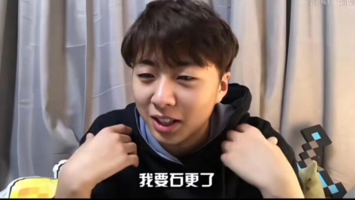 小潮以前的视频好像都不怎么能播。。。