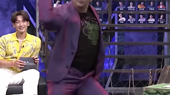 การแสดงของคีล ทูติน นักออกแบบท่าเต้นวง Blackpink ใน Street Fighter ภาคต้น ดูชุดท่าเต้นเคป็อปเก่าๆ ได