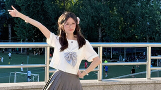 Suara bel pulang sekolah AKB48 di pinggir lapangan sekolah