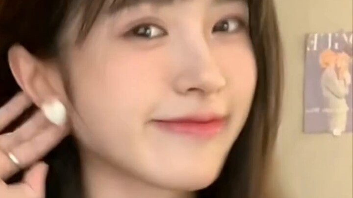 The contrast between maturity and cuteness makes winning stress-free