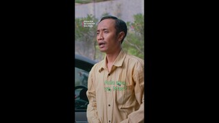 Raditya Dika Hampir Semaput Gara-gara Bau Ini 🥴 | Manusia Setengah Salmon | #Shorts