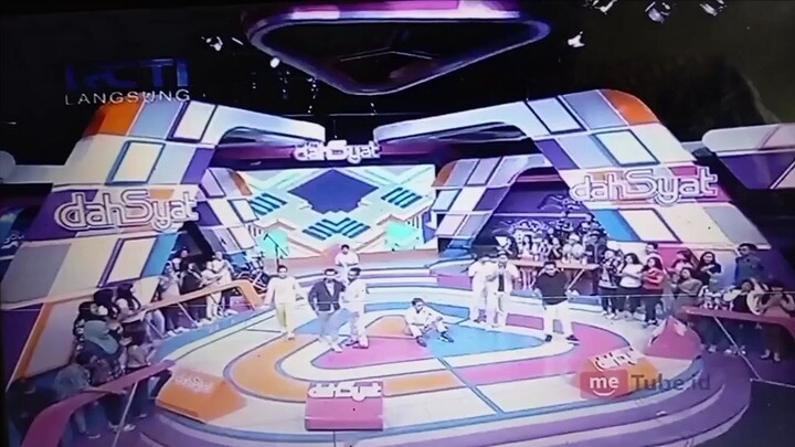 Senam Muka Para Host & LYLA (DAHSYAT - 29 Maret 2017)