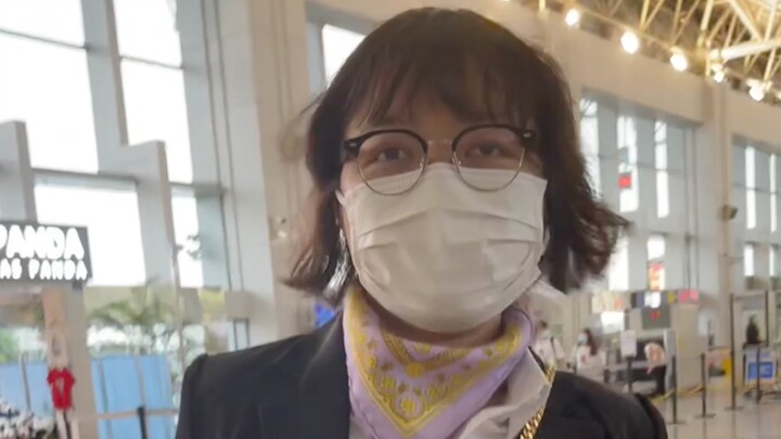 Overall, Secretary Hou really handled things beautifully—next time I’m on a business trip, I’ll book