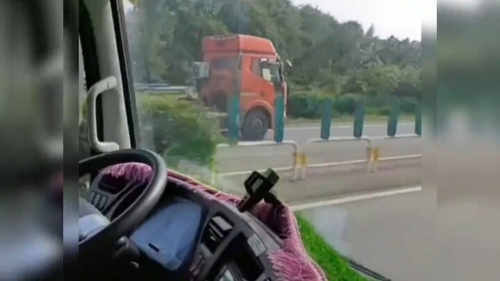 แล้วใครกันแน่ที่เดินผิดทาง?