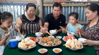 Làm Món Gỏi Gà Củ Hũ Dừa Xúc Bánh Phồng Tôm Ăn Ngon Giòn Rụm| TKQ & Family T558