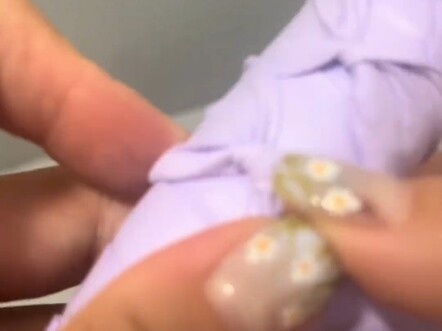 Who doesn't know how to use hand glue?
