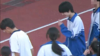 Yang Bowen leads the whole school in dancing, and their dreams are shattered