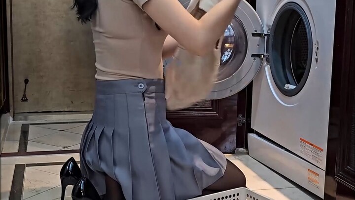 วิดีโอบล็อกห้องซักรีดของพนักงานสาวสุดน่ารัก!