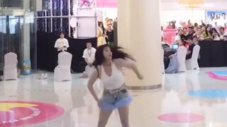Khi Xiaobao, người có giá trị tôi là 99,99%, khiêu vũ xong, cô ấy nhận ra rằng mình là người duy nhấ
