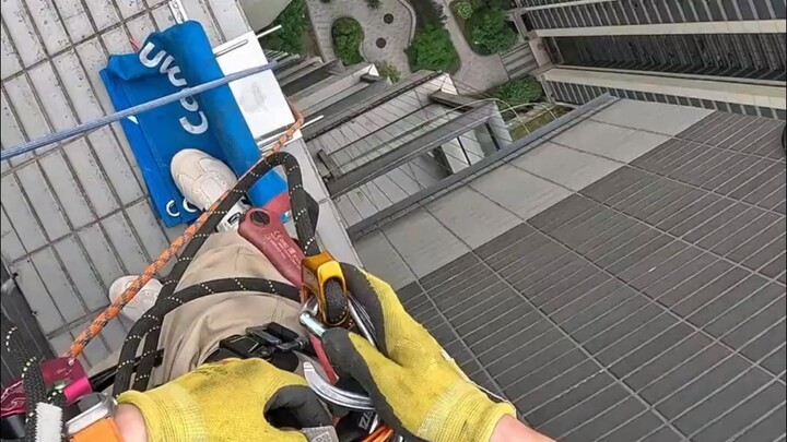 العملية الكاملة لإصلاح تسرب غاز التبريد من مكيف جري في الطابق 42