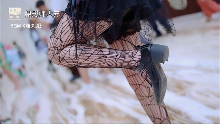 «الحلقة 230 من الجمال» 100 فتاة جميلة يرقصن على أغنية «فراق صعب»