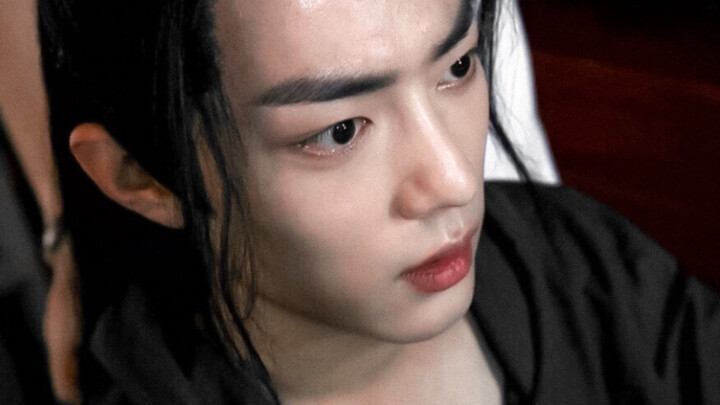 Coba lihat deh postur tubuh Pangeran Xiao Zhan ini! Siapa yang nggak bilang, “Aku juga bisa!”?