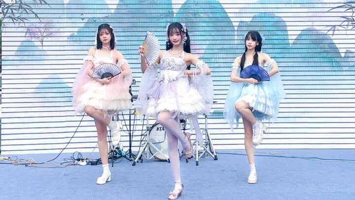 Wing Chun ❀ Does everyone enjoy the cheongsam fan dance by the sister? 【Su Miao Academy】