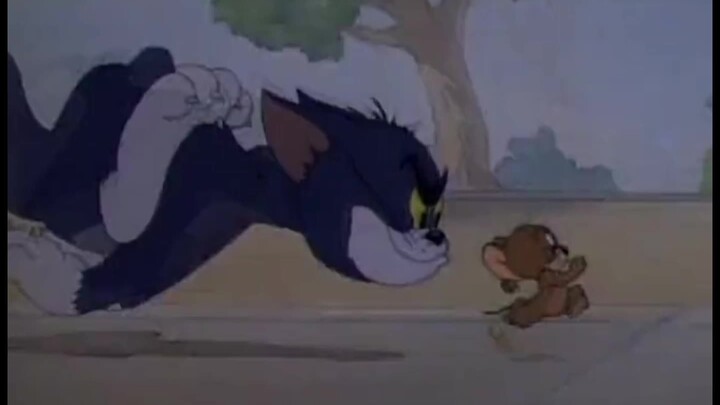 Lồng tiếng cho Tom và Jerry để hỗ trợ lồng tiếng cho hoạt hình khi ngủ