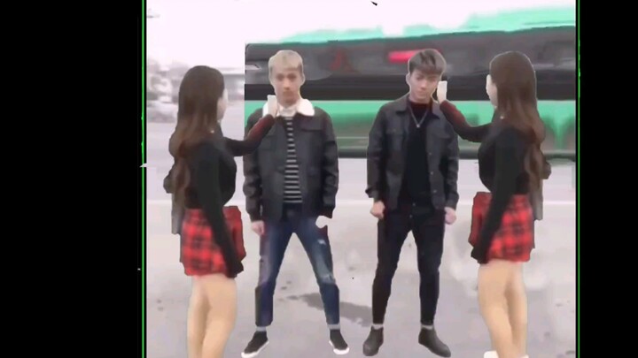 Yo, isn’t this the left and right Dharma Protectors? Where’d Yang Shang go while swaying like that?