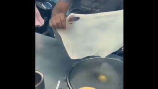 Martabak telor ko rasa pisang.? - part 1|| Indonesia street food martabak telur #Shorts