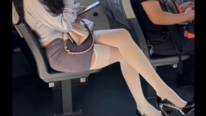 “ท่านอาจารย์ยืนขึ้น”