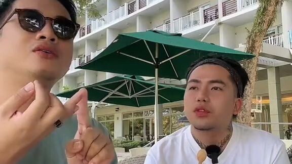 YUNG NAG LILIVE KA AT BIHLANG MAY PARI NA NANONOOD SAYO HAHA!!