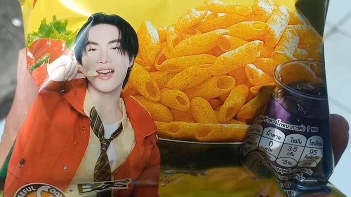 Đồ ăn nhẹ #Papica có ban nhạc #BUS làm người dẫn chương trình.