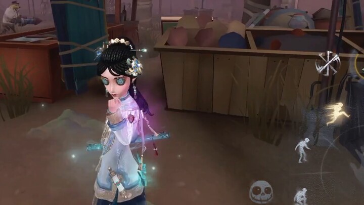 Antique dealer: I stayed still for 60 seconds.