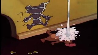 When you open Tom and Jerry #1 with Plants vs. Zombies, the scary white mouse