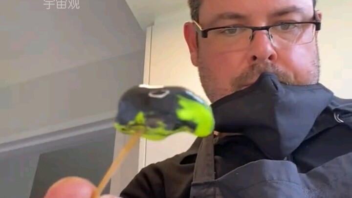 It Turns Out Guitarists Customize Their Earplugs Like This!