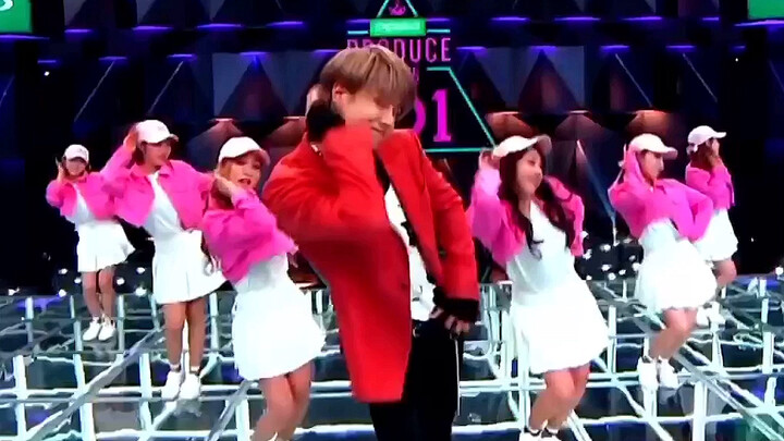 When Lan Wangji watches Wang Yibo dance like a girl group member.