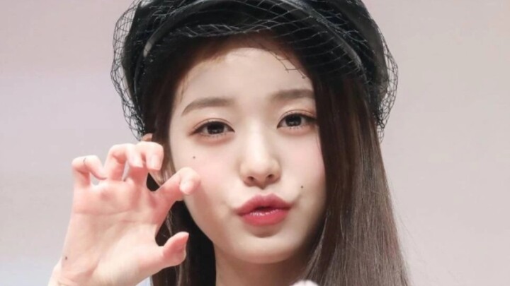 #تشانغ يوانينغ إدارة تعابير الوجه ما هي إلا وسيلة لجعلها تبدو أكثر ذكاءً.