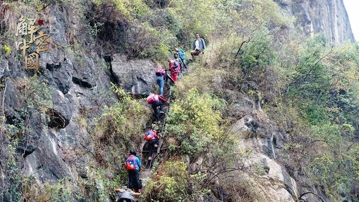 四川大凉山，中国最穷的地方，一个年轻人不顾全家反对，赖在深山教书6年【纪录时刻】