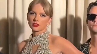 การร่วมมือสุดแฟนตาซี? เทย์เลอร์ สวิฟต์ไม่เพียงแต่ใช้เพลง Pink Venom ในคลิปสั้นๆ เท่านั้น ตอนอยู่ข้าง