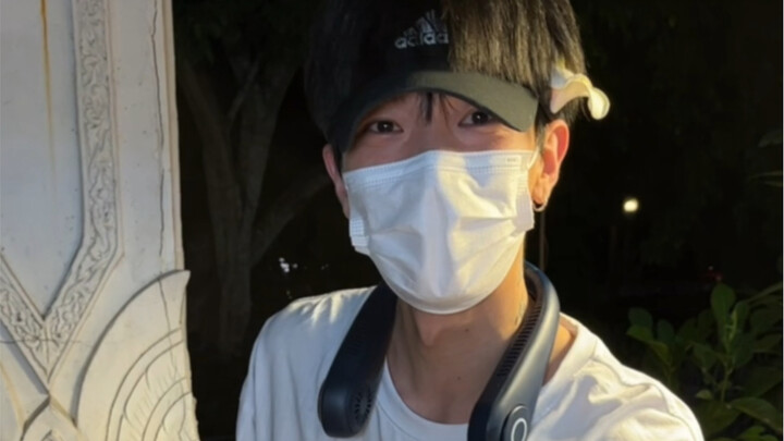 Cuma beli telur kelapa aja, rasanya kayak baru pacaran—manis banget!