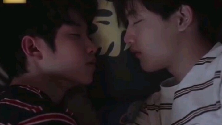 I just want to sleep with you when I put it on the bed, the love of a little boy is so delicious
