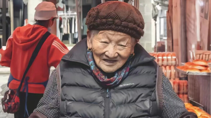 ما أقدر أخرج من دالي، خُذ علبة من كعك الحليب القديم معك! كعك الحليب البالغ من العمر 88 عامًا هو أفضل