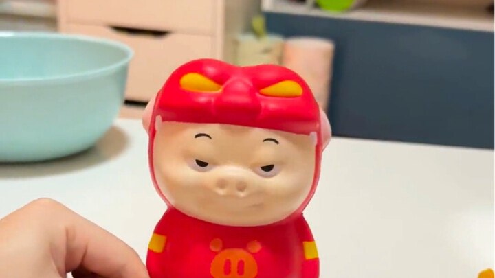 The dead pig I bought finally arrived—I can beat it up every day now, hahaha!