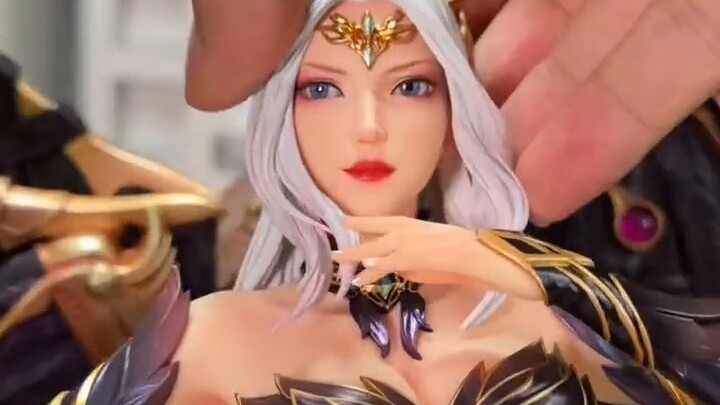 This is the heaviest beauty figurine I have dismantled this year