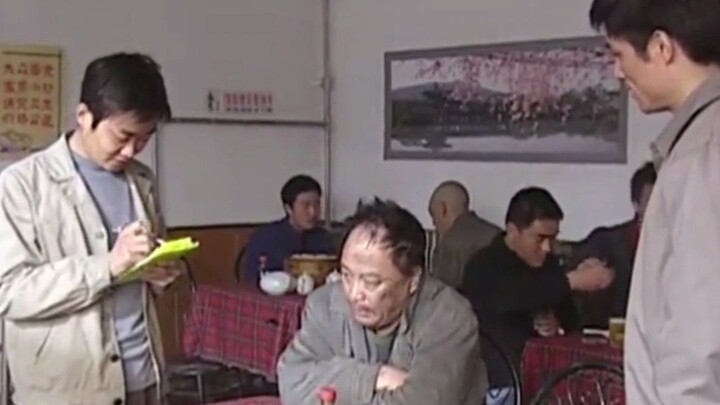 Saya makan di Restoran Gongtou, memesan dua piring kepala babi dan satu piring daging sapi rebus, da