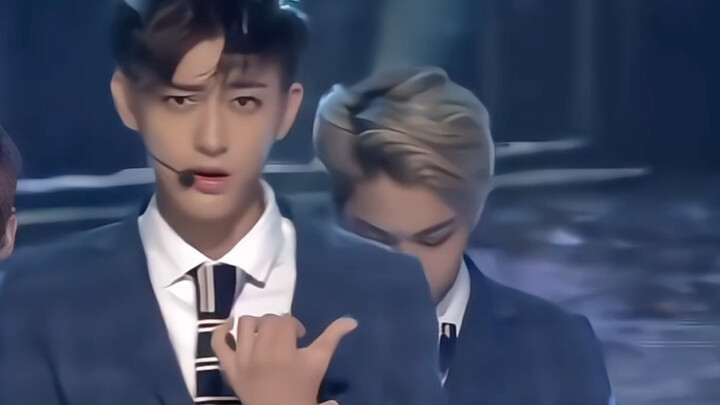 ذروة جاذبية يي يانغ في مسيرته الفنية، حين كان الجميع مفتونين بعبارة هوانغ زيتاو الشهيرة: "يي يانغ مو