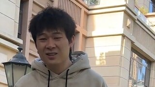 Tôi nghe nói hố cây là nơi chó đi tiểu.