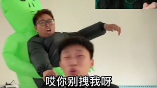 هل يمكنكما أن تكونا أكثر إنسانيةً عندما أتحدث بالفيديو مع فتاة؟ لا مزيد من المقاطع، لا مزيد من التعل