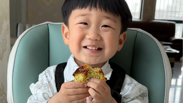 This afternoon, I had banana oatmeal cupcakes for tea, but... I guess I'm more suited to semi-finish