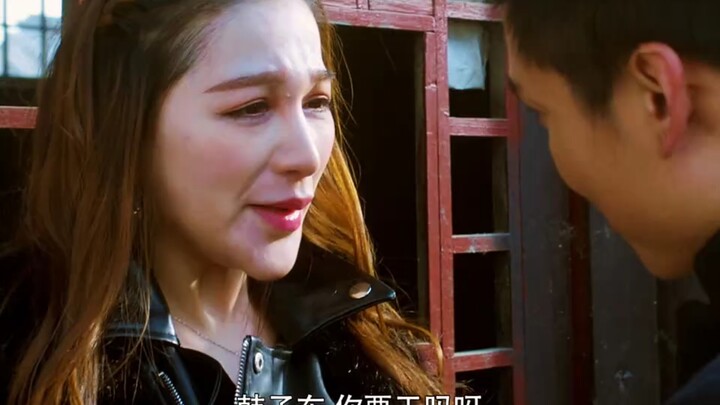 Cặp đôi đừng đi chơi lung tung bên ngoài, kẻo gặp chuyện đó!