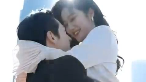 Zhang Yiyang&Bai Xueru ~ CEO Kejam Hukum Pengkhianat, tapi Lembut di Pelukanku