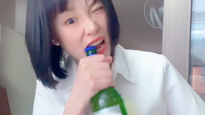 Này, bánh kẹp thịt thì phải ăn loại nhân toàn thịt mới đã!