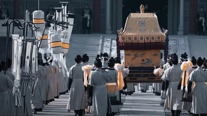 The famous scene of the Queen Mother's burial in the Canghai Chuan! It is a perfect restoration of t